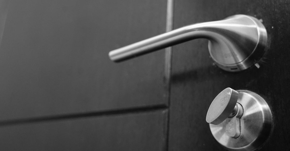 Locked Out at 2 AM? What an Emergency Locksmith Actually Does — Emerson Locksmith Corp